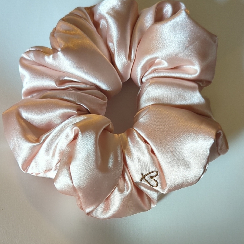 Kitsch Satin Pillow Scrunchie New Without Box